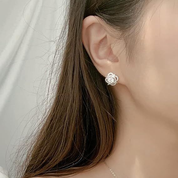 Four-leaf Clover Exquisite Chic Diamond Stud Earrings