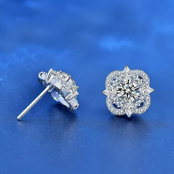 Four-leaf Clover Exquisite Chic Diamond Stud Earrings